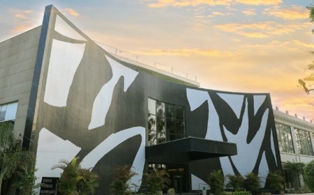 Park Boulevard Hotel, Shaheed Jeet Singh Marg, ₹1800–6000, 4.3/5.0, South Delhi