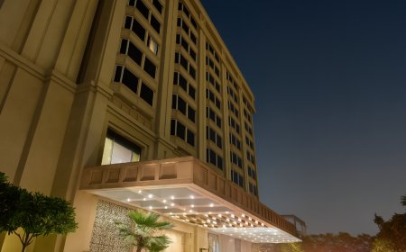 The Metropolitan Hotel and Spa, New Friends Colony, ₹3200–10000, 4.4/5.0, South Delhi