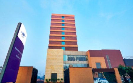 Caspia Hotel, Rohini, Rs 2200–6500, 4.3/5.0, Outer Delhi