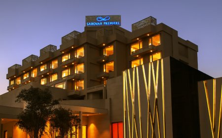 Sarovar Premiere, Lalkothi, Rs 3000, 4.3/5.0, Jaipur