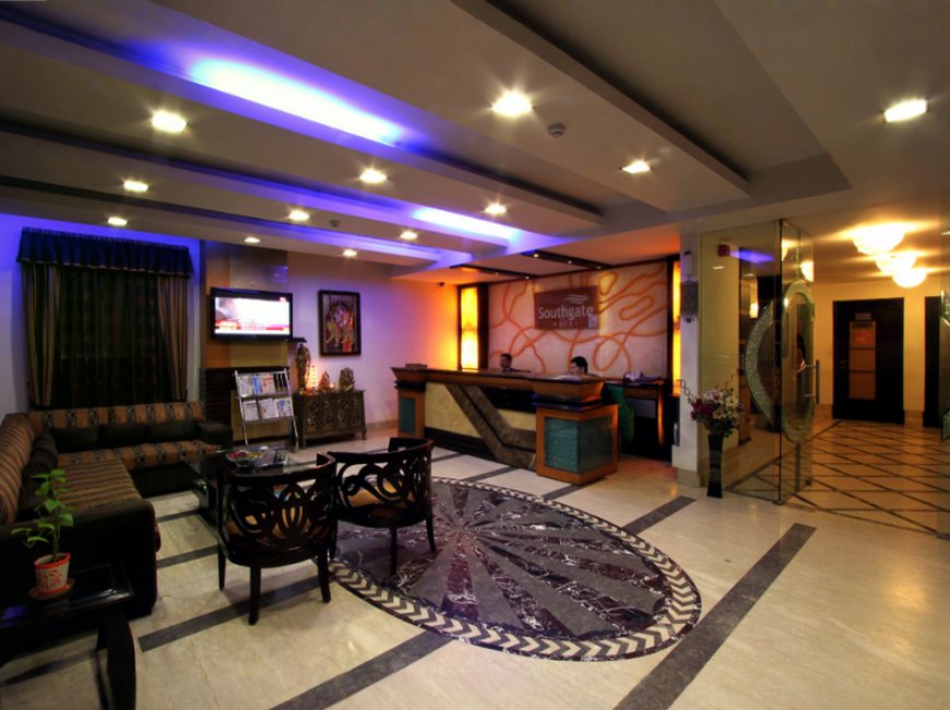 South Gate Hotel, Panchsheel Park, ₹2800–8500, 4.4/5.0, South Delhi